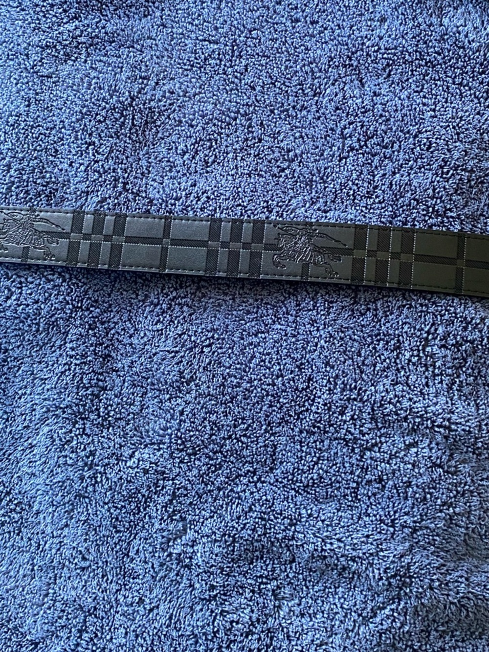 Reversable Burberry belt with gold “B” buckle. 115cm - Picture 7 of 8